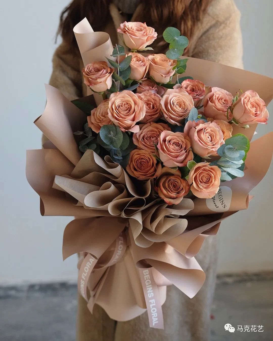 结婚纪念日送什么花？可选择百合花、并蒂莲和红掌-第177张图片