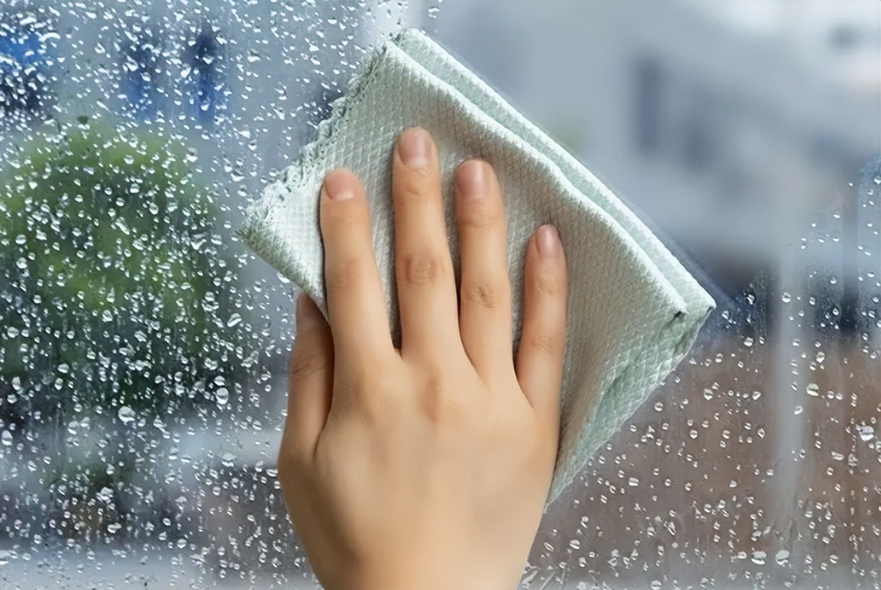 如何擦镜子又快又干净没水印(全身镜用什么擦最干净)-第3张图片-科灵