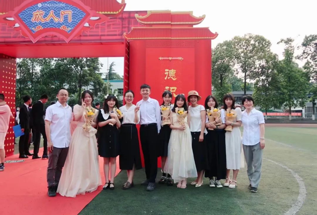 意义非凡！18岁与20岁的青春对话，成都盐外新阶段，学子的新起航