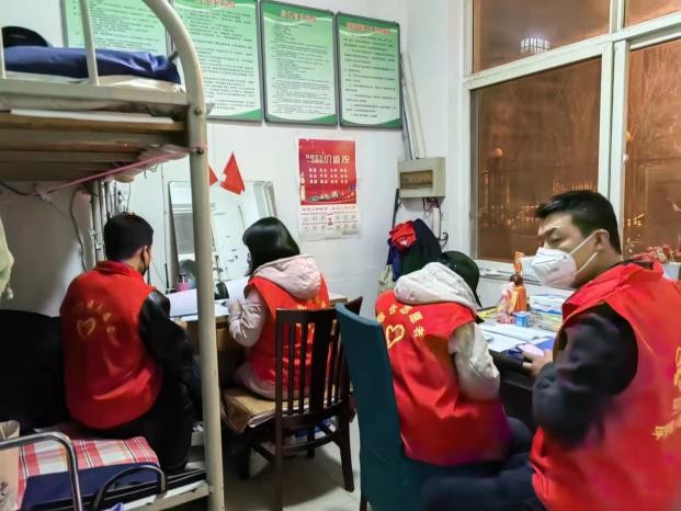 陈仓区行政审批局：核实再核实 比对再比对 防控必须“底子清”