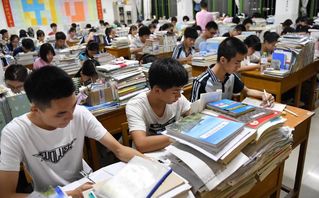 安徽省文科有多难？500分也考不上本科，看到其他省份学生很委屈