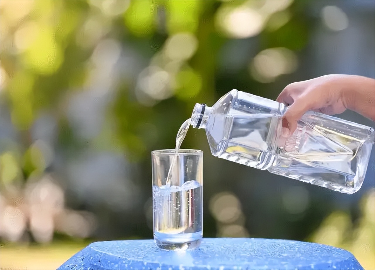 水要趁热喝，可经常喝65℃以上的水会致癌？喝多少温度的水最好
