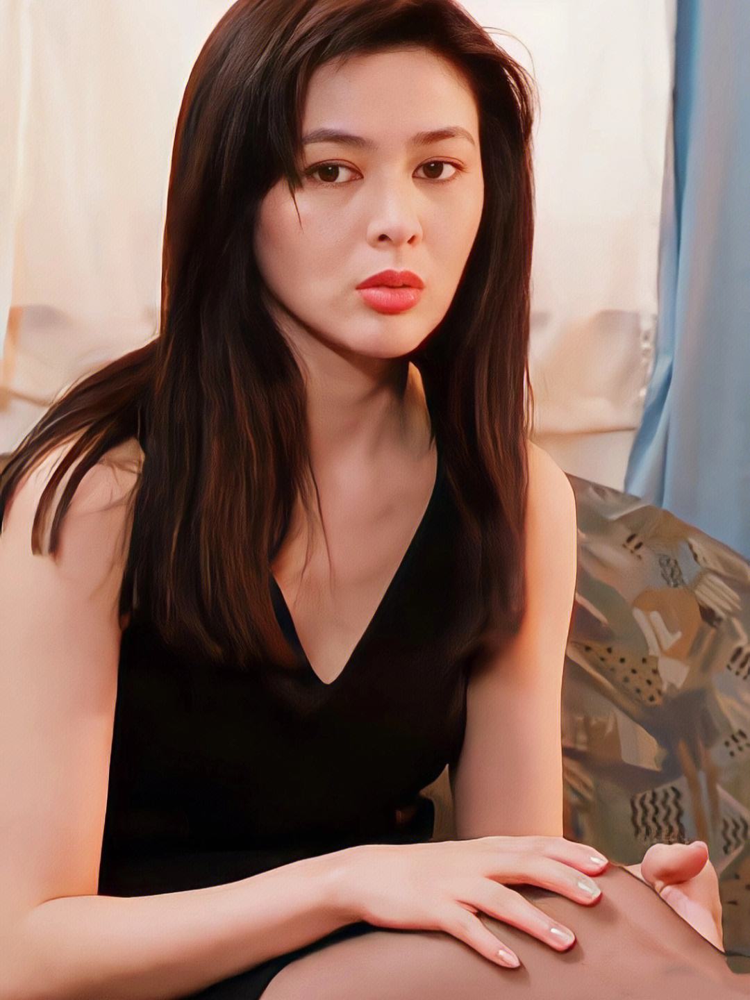 5位香港顶级美人落幕,关之琳"忘拉拉链",赵雅芝"人老妆浓"