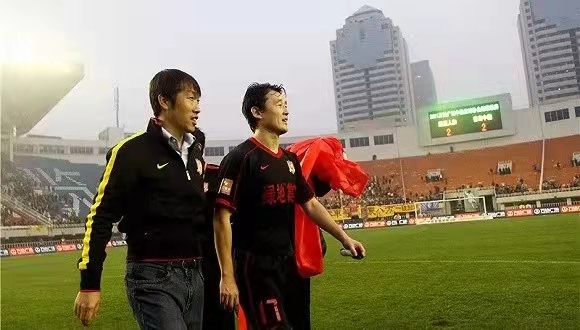 贵州人和足球俱乐部主教练（冤冤相报何时了，往事知多少，少帅高洪波与大佬孙继海的恩怨情仇）