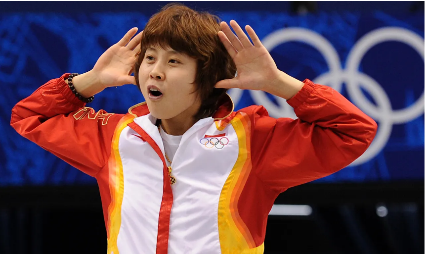 中国哪些运动员夺冠奥运会奖牌（中国首位冬奥金牌得主，15年获56个世界冠军，如今已成为富太太）-华海博客