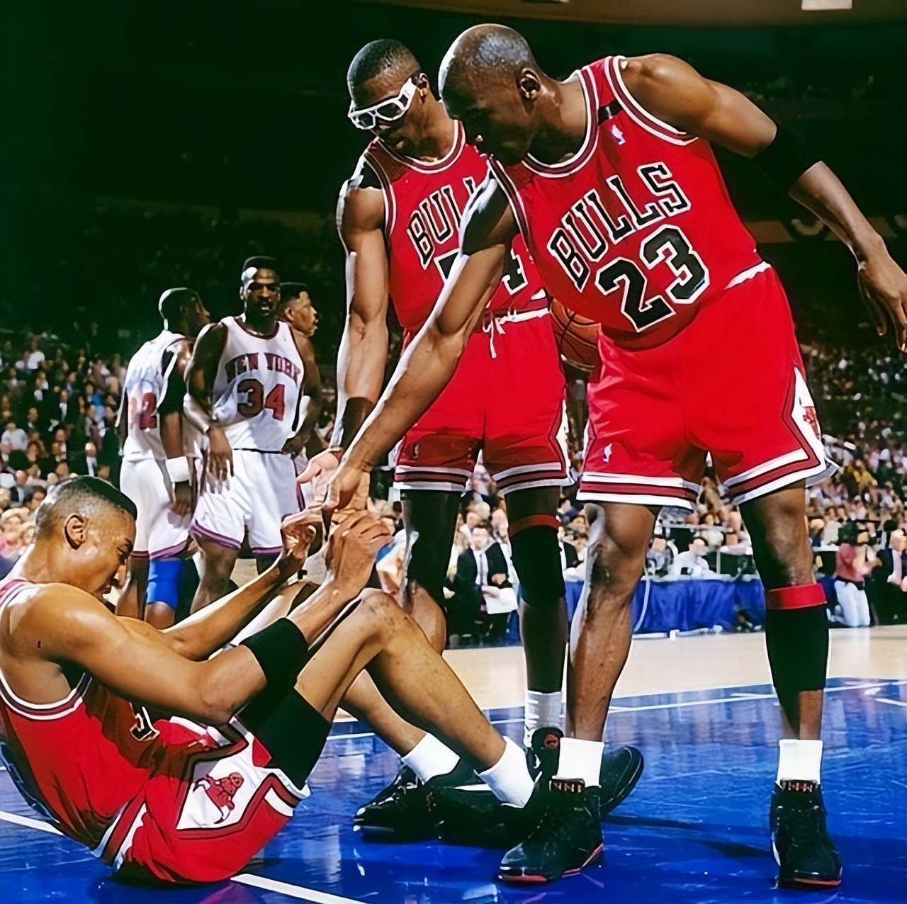 罗德曼哪一年加入公牛(罗德曼加盟公牛始末,当时罗德曼真的是无人问津