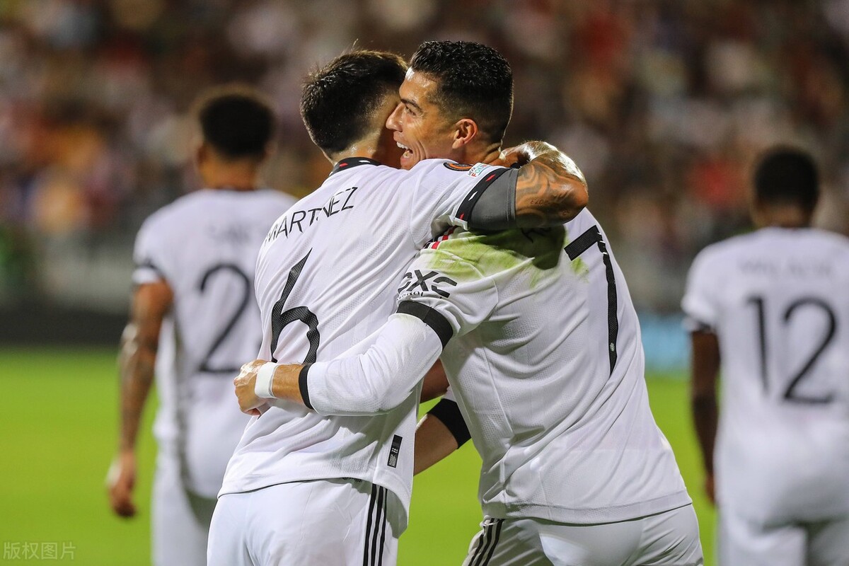 利物浦曼联球王待遇（曼联 曼城和利物浦一线队球员工资对比！C罗年薪2.15亿元人民币）-华海博客