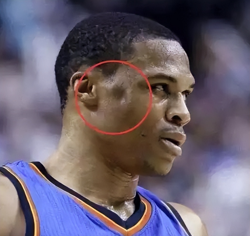 詹姆斯扣碎篮板(nba球星破坏力有多大?