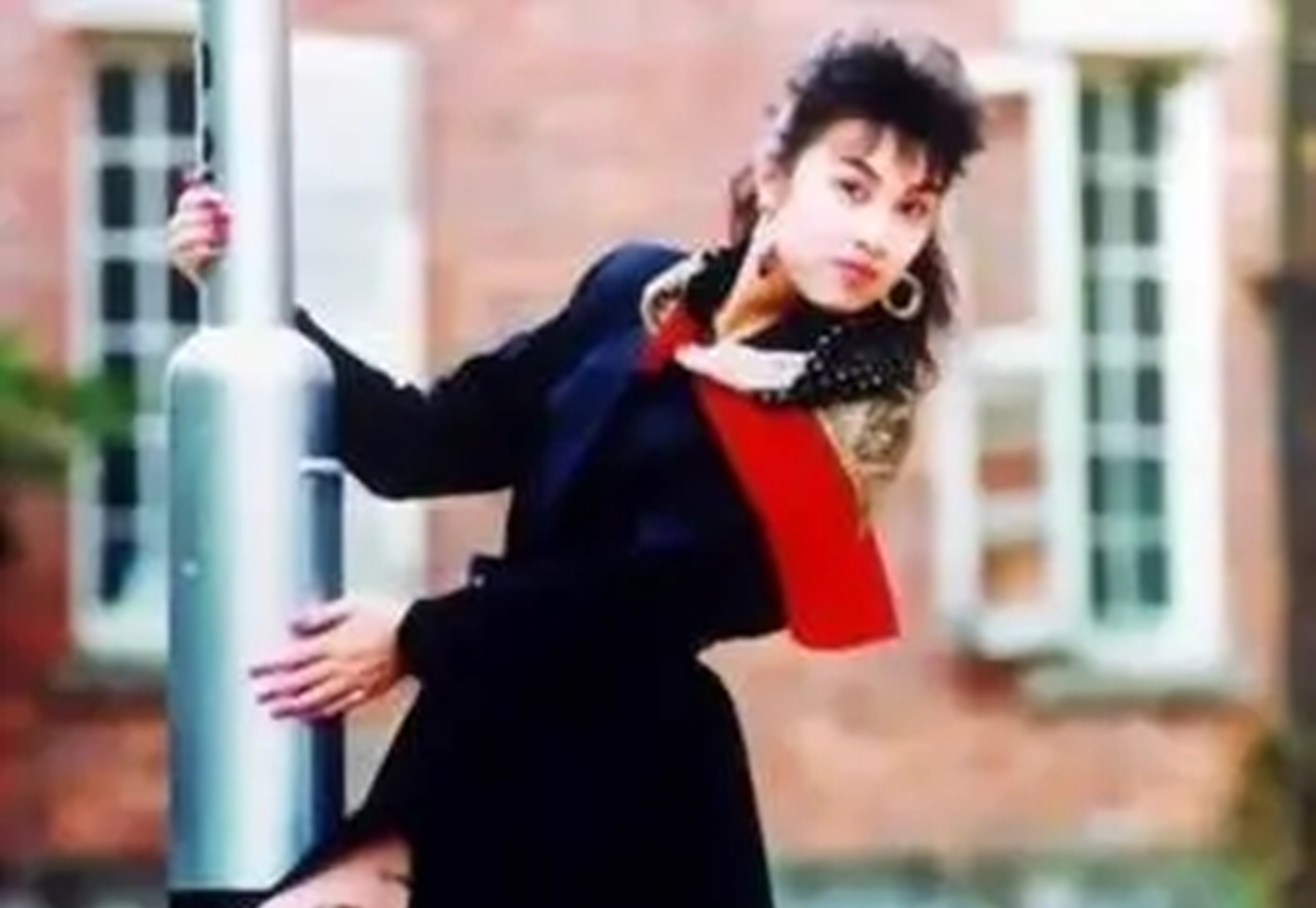 中国首位变性人，隐瞒男儿身嫁给52岁富商，丈夫死后一张纸条拆穿