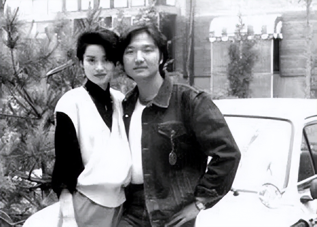 毛阿敏：40岁嫁百亿富商，43岁生二胎，58岁丈夫去世独自养2娃