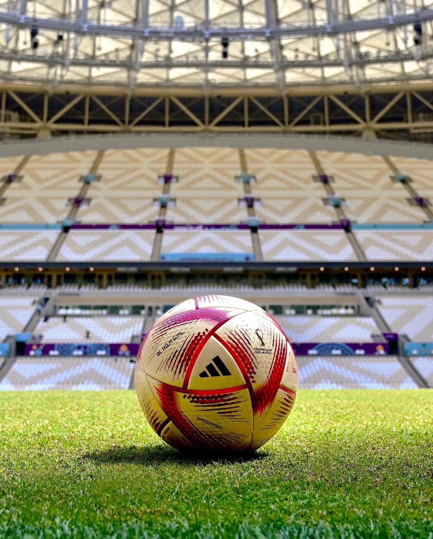 俄罗斯世界杯用球套装（从&quot;旅程“到”梦想“：本届世界杯的比赛用球）-趣拿体育