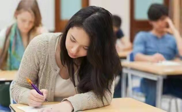 何碧玉：河南女神童，14岁考进清华，毕业留美不愿回国