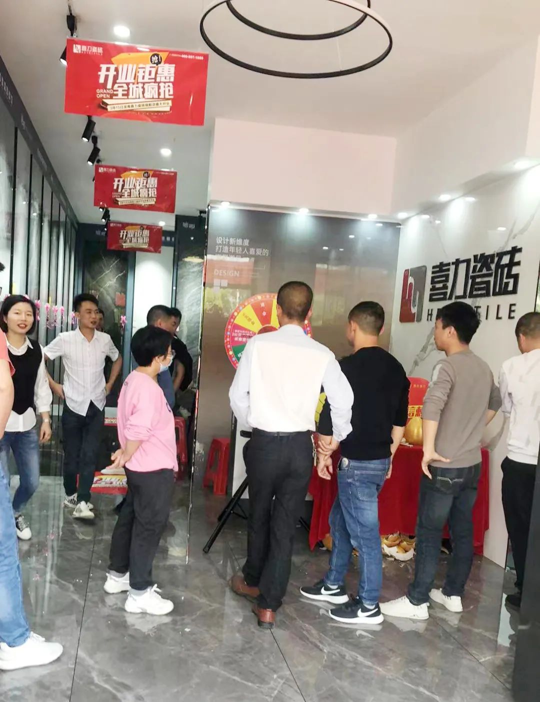 又開業(yè)！龍南喜力瓷磚專賣店盛大開業(yè)
