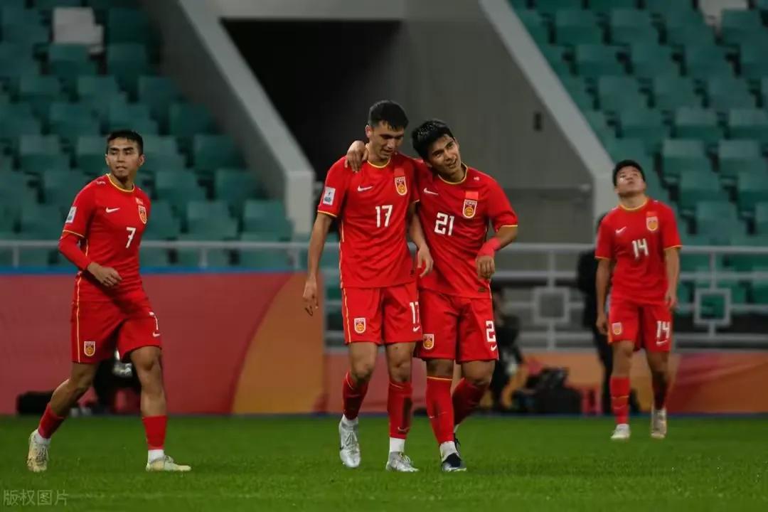 2-0胜沙特，有人感动哭了！U20国足压日本拿小组第1也不是梦