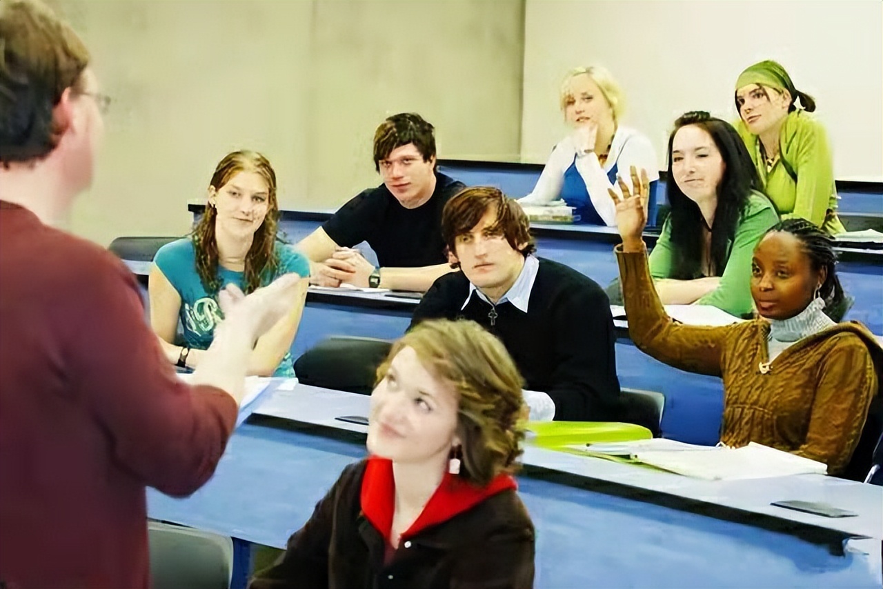 四川师范大学3名教师遇难，都是外派志愿者，背后原因让人痛心