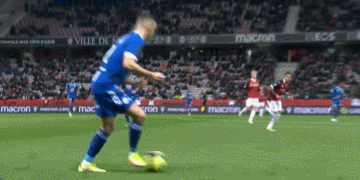 伊布在法甲大杀四方（法甲新伊布一年半贡献37球！1米97的大中锋：会是下一个豪门惊喜）