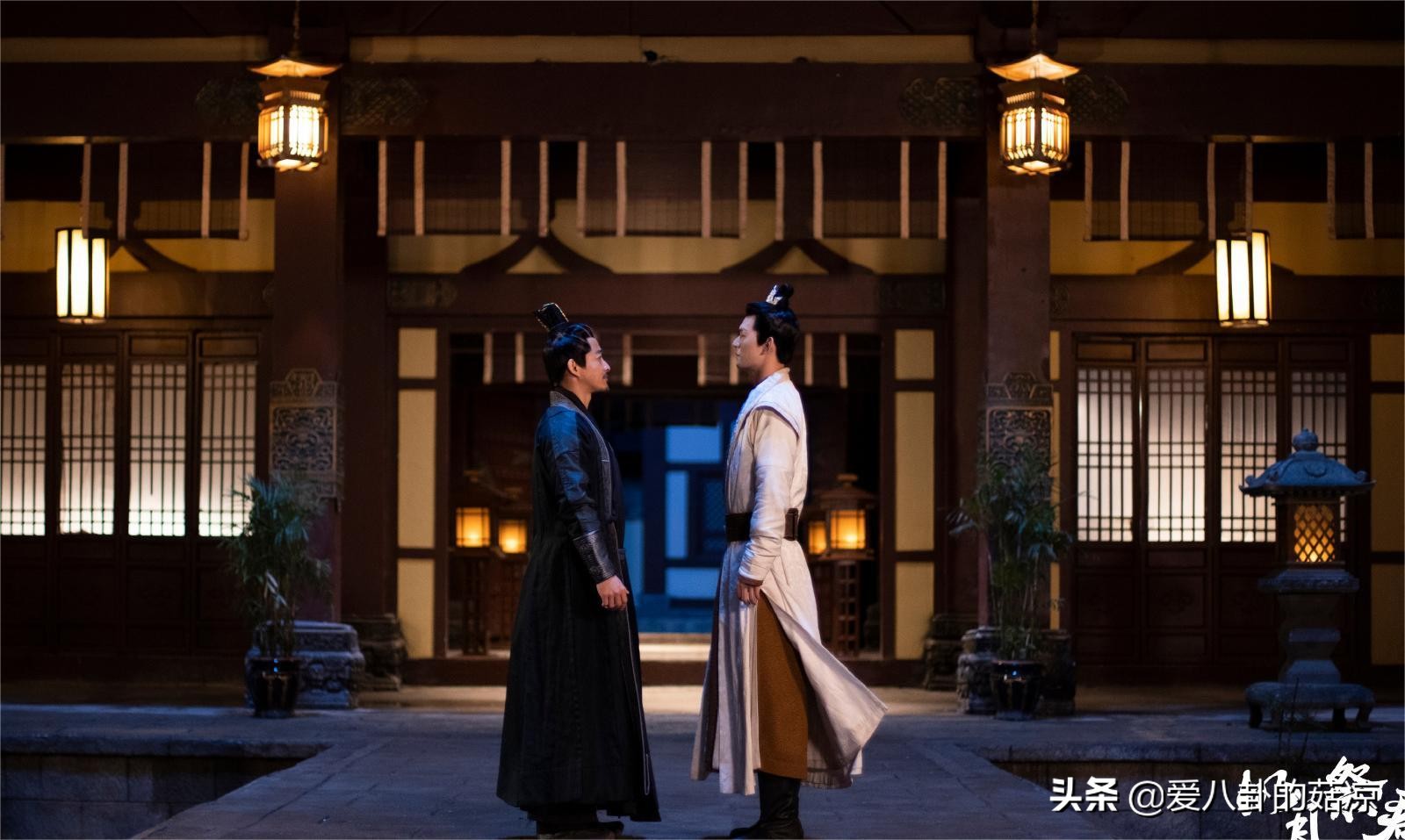 新古装悬疑剧将至，查案圣手携手貌美玄女，揭开青衣骸骨谜案