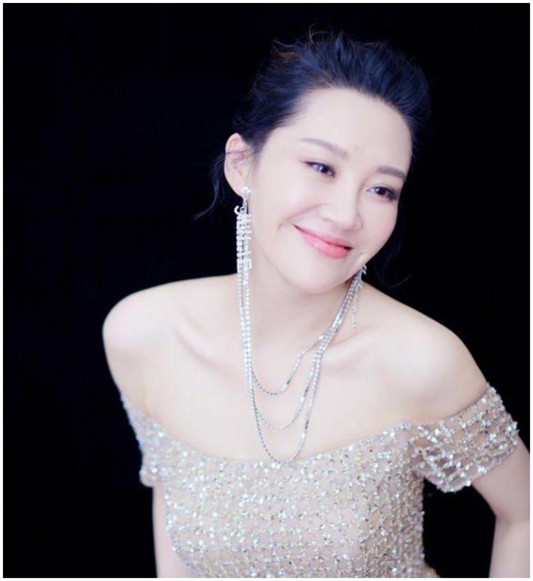 貌美如花却至今未婚的10位内地大龄女星，各有各的苦衷