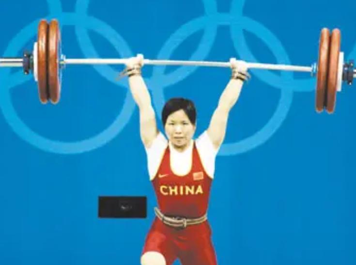 陈艳青：2次获得奥运会举重冠军，29岁退役，后来怎样了