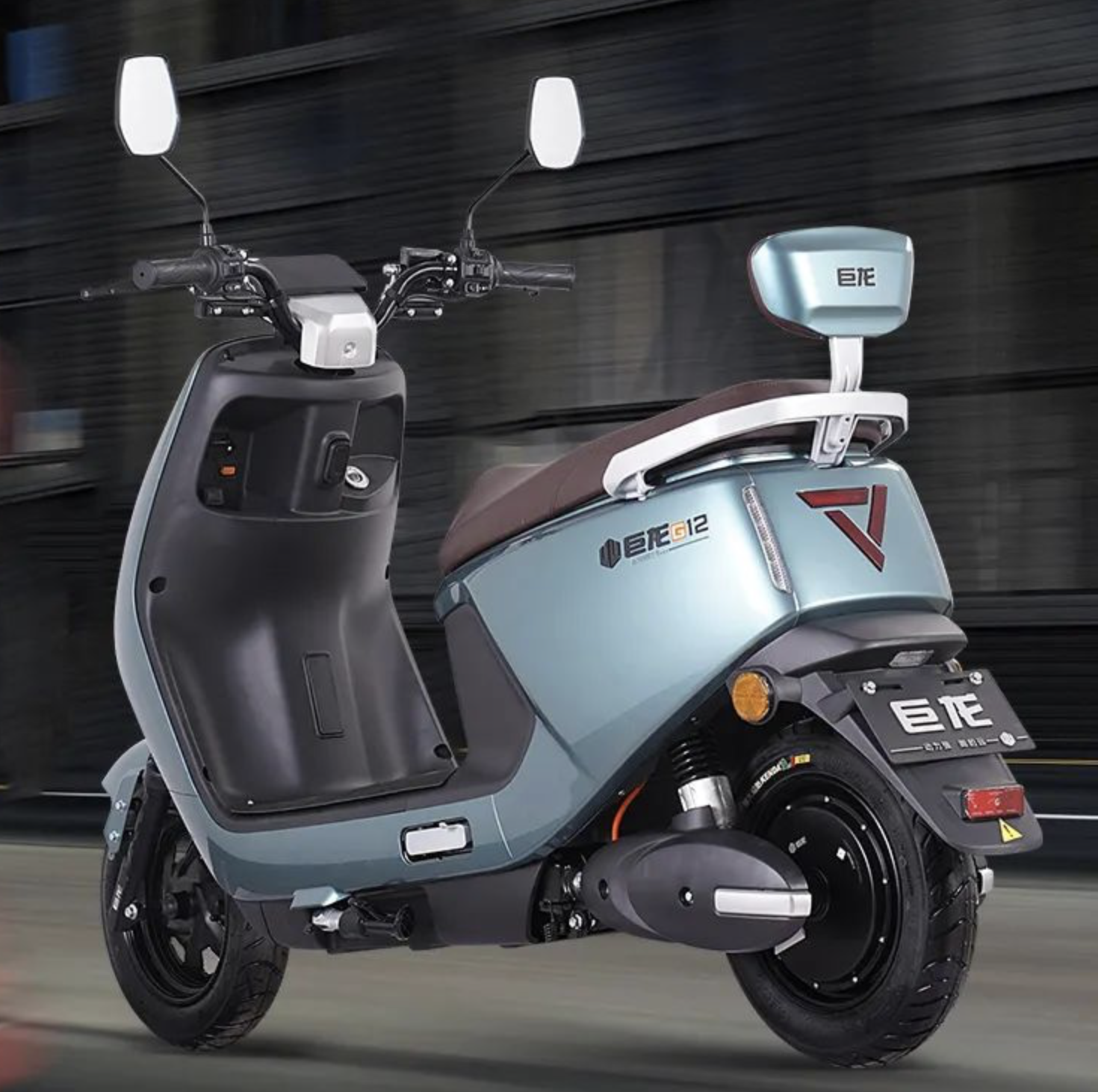 巨龙是做载重王出身的电动车企业,该车积累大量动力和续航技术,最近就