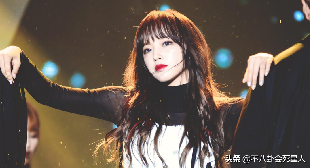 娱乐圈“一眼美人”太多了，全靠妆容造型加持，样貌缺点很明显