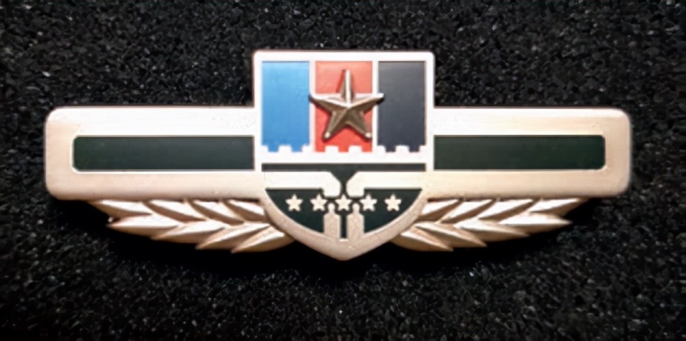 你没见过的红色徽章记忆