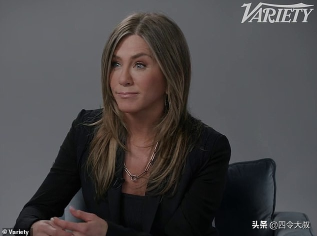 布拉德·皮特53岁前妻对网红质疑，遭网友炮轰，称其“裙带宝宝”