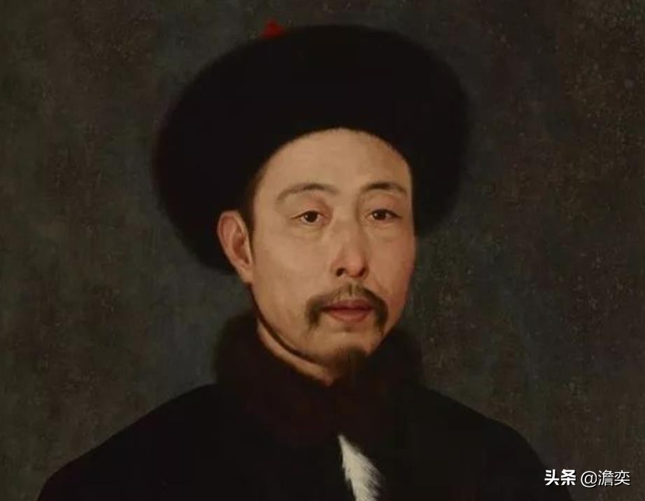 弘历在太和殿正式登基,当时的弘历25岁,从登基的时候开始,乾隆帝就