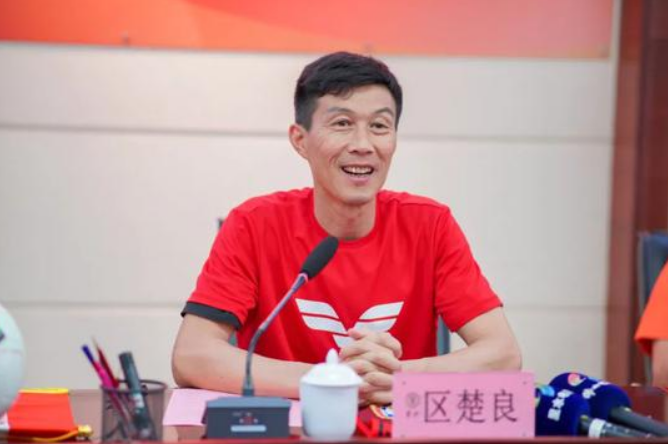 当足球助教应该懂什么（进入国足辅助李霄鹏的十五位助教）