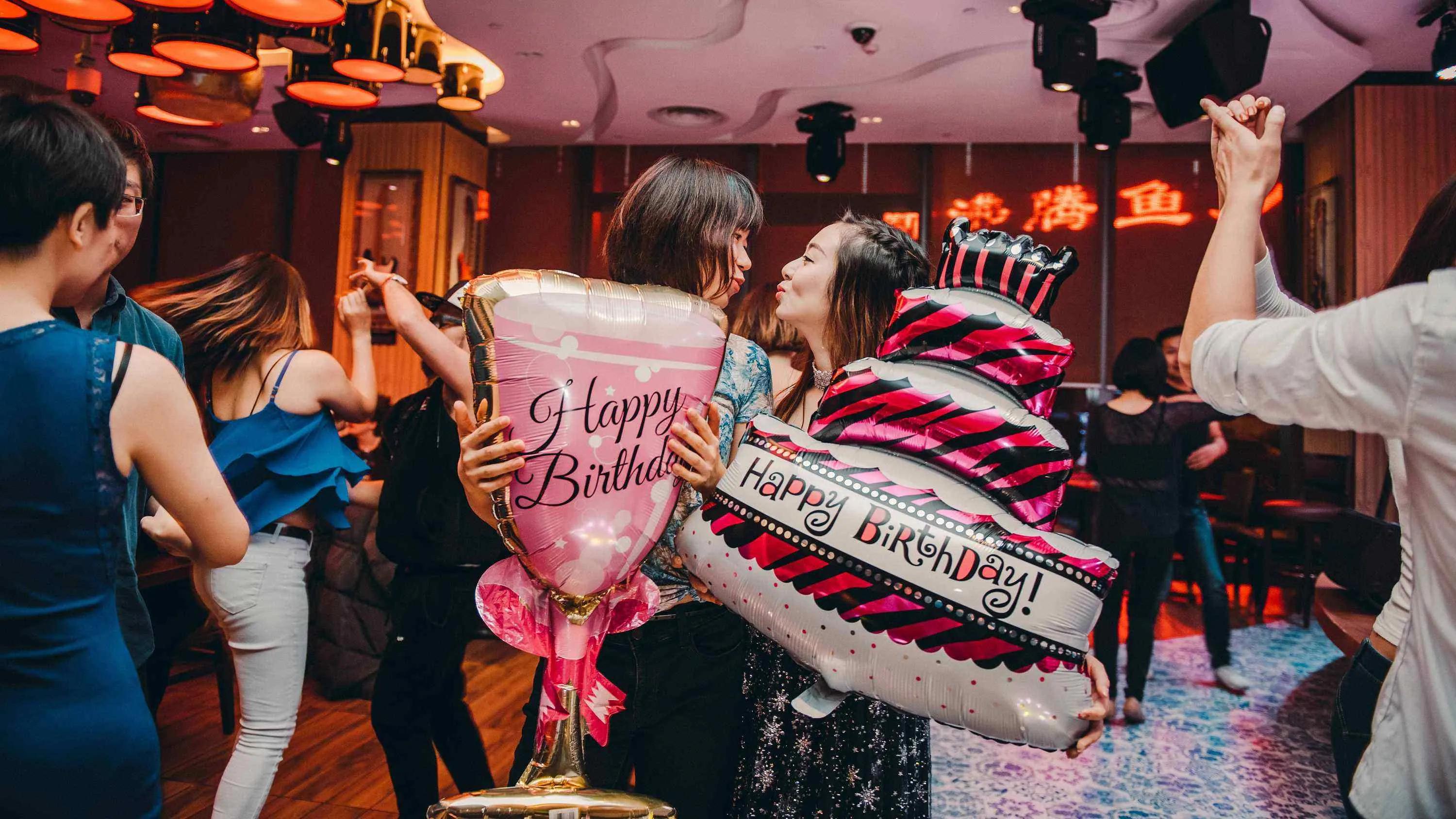 1997年上海连环诈骗犯被捕，31岁男性扮女留学生，同居半年没露馅