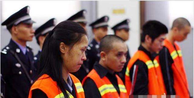 2011年，贺州一家四口被灭门，两枚脚印揭开凶手身份：死者亲妹妹