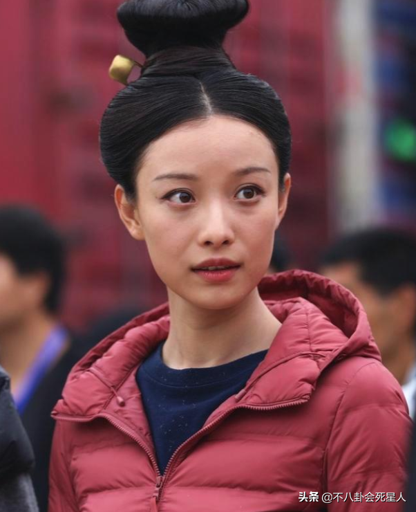 单看个个是美人，合照却开“大头特效”，这些女星被“虐惨”