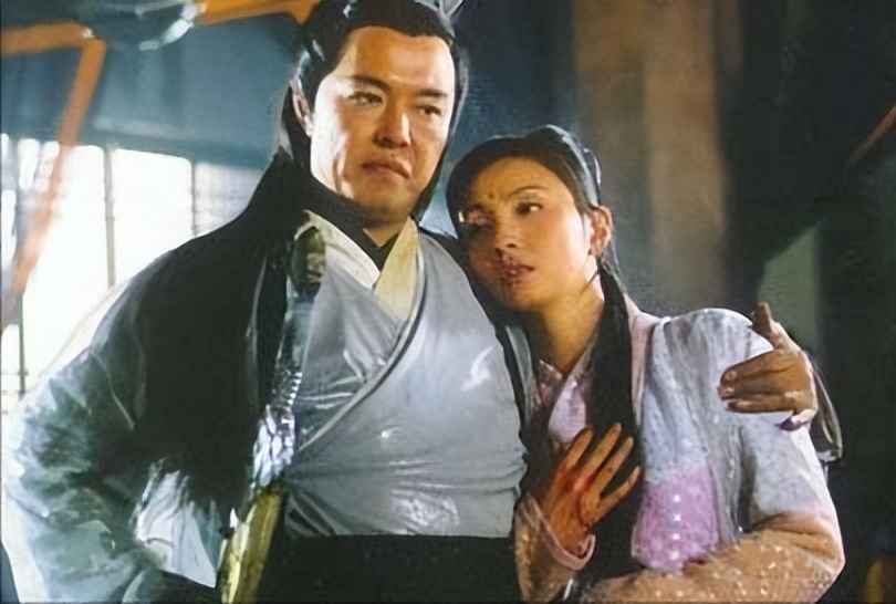 “皇帝专业户”张铁林：改国籍，字画卖十万，痴恋女学生不负责