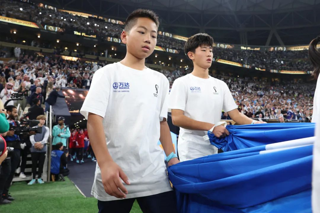 梅西世界杯图片中国（昨晚，6名中国少年与梅西姆巴佩一起登场世界杯决赛！）