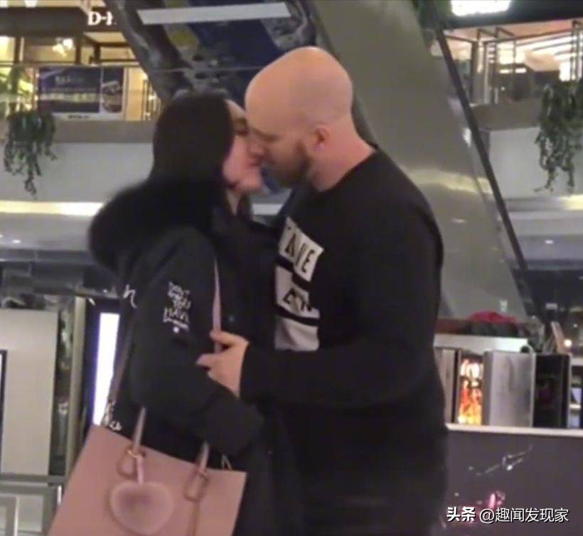老外街头挑战亲吻100名中国女孩成功：侮辱还是迷恋？