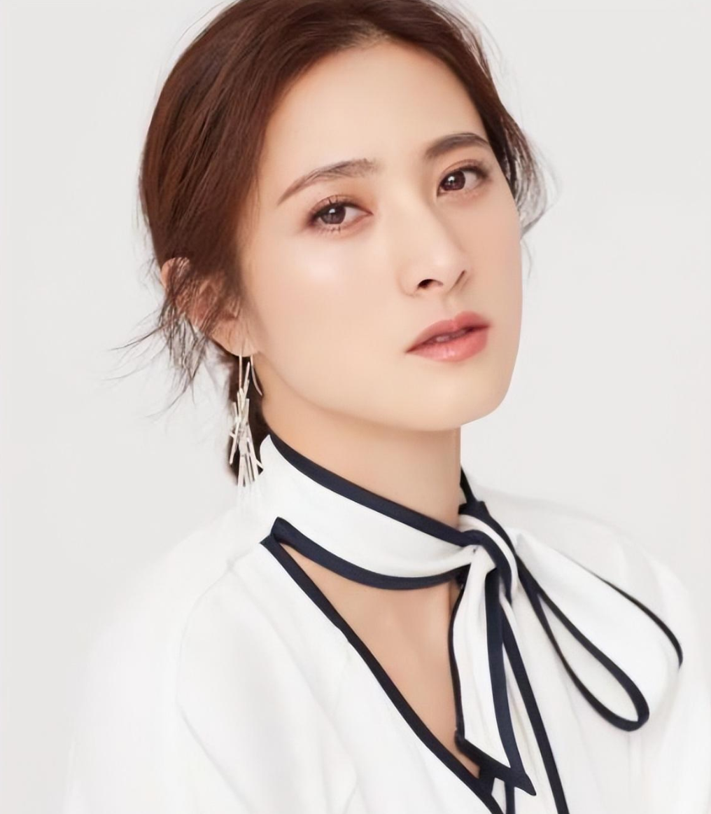 演员隋俊波:事业巅峰时低调结婚生女,如今43岁依然优雅美丽