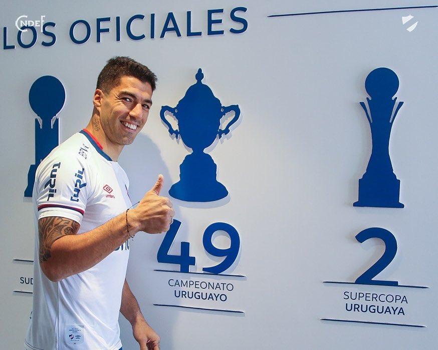 世界杯苏亚雷斯视频（102天2冠，苏亚雷斯含泪告别母队：3万人欢呼，官方致敬）