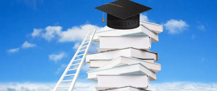 大学老师的学历内卷到了最低硕士了 师范类毕业生压力山大