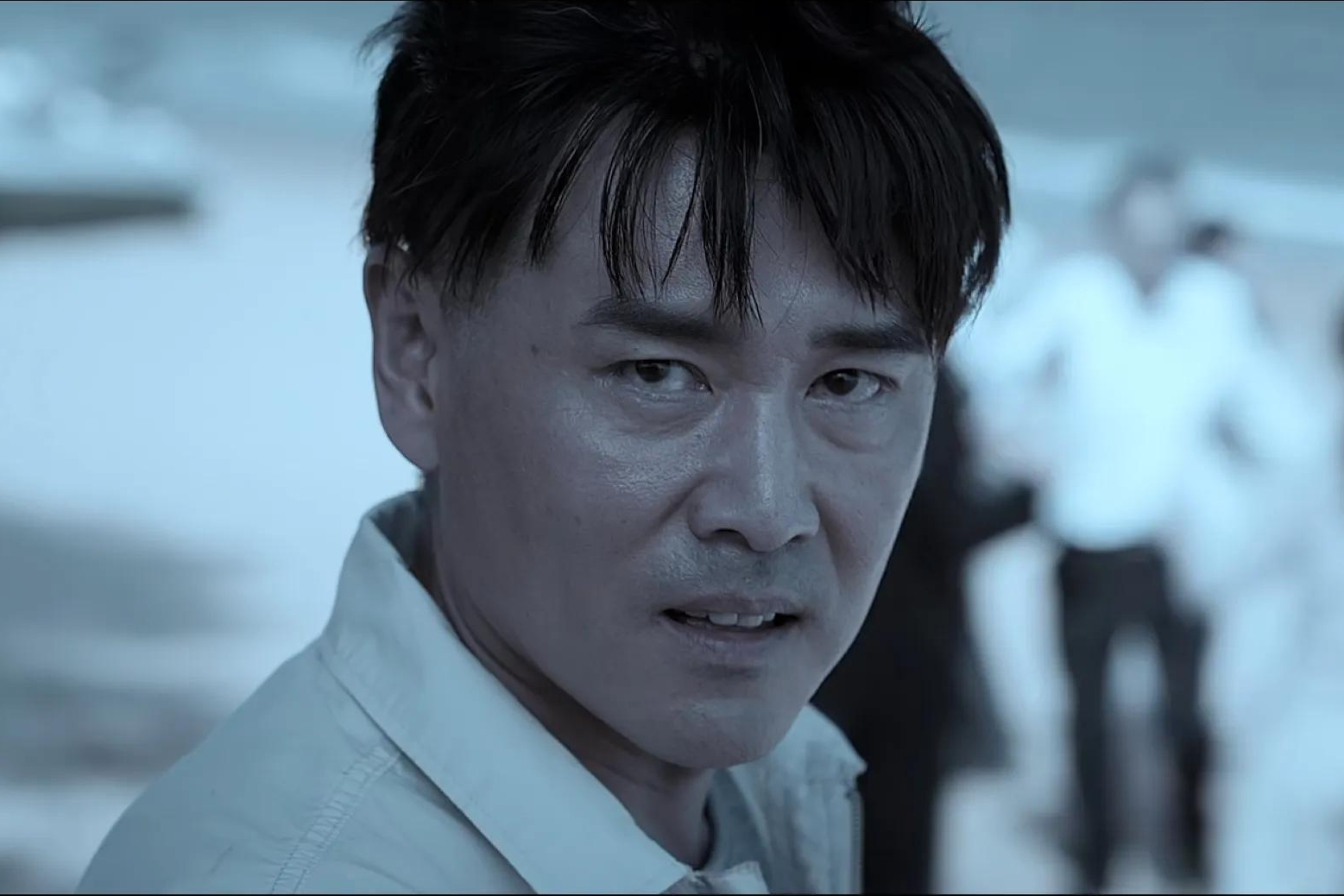 《庭外》：丈夫当傀儡，律师是凶手，国产政律剧，一集就上头