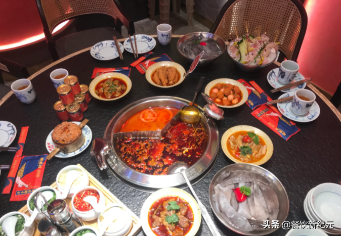 盘点2021年10大网红火锅，有的靠老板娘颜值走红，各个身怀绝技