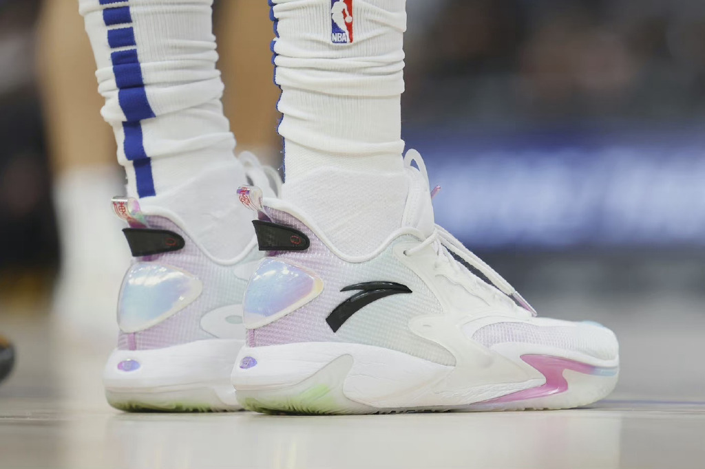 中国有哪些品牌签约nba（国产品牌大爆发！反伍登陆NBA，准者签约里弗斯，汤神迎来小爆发）