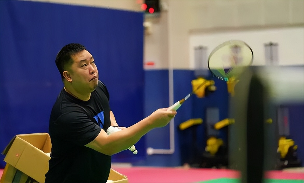 指导表示出于对羽毛球这项运动的热爱和不舍,所以从球员转型当了教练