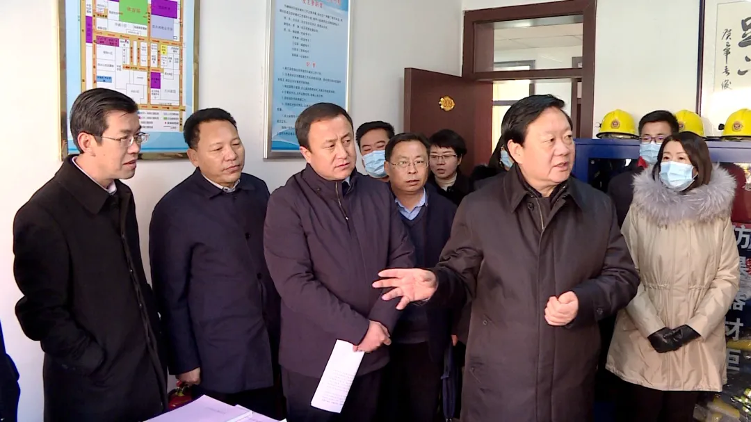 省人大法制委在临洮县开展立法调研