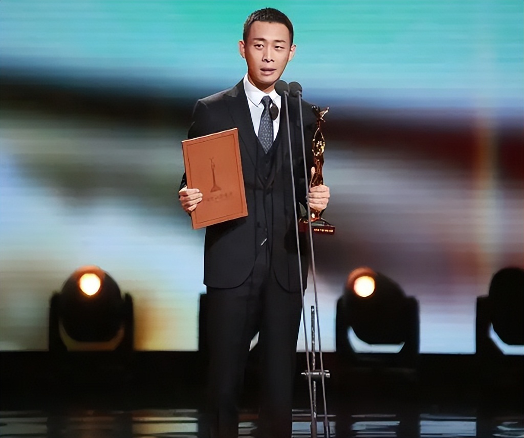 冯小刚遭人陷害，蔡国庆立过3次三等功，军旅男星为何如此优秀？