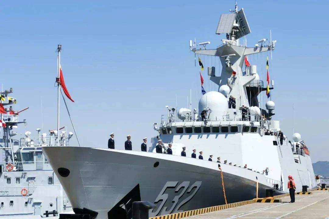 东海舰队在护卫舰方面拥有11艘054a型导弹护卫舰分别为533南通舰,599