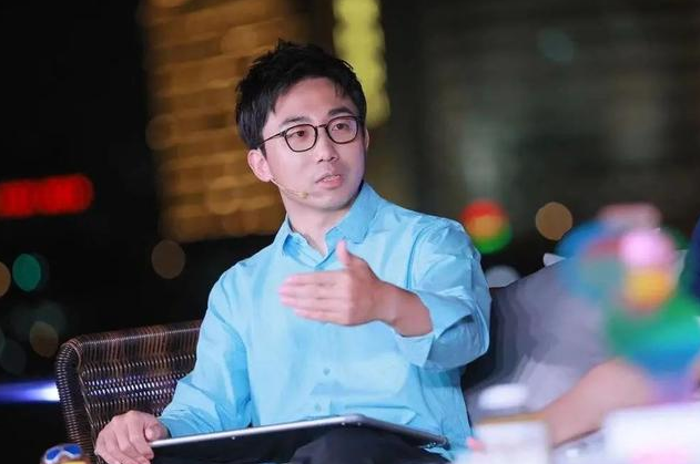 河南80后年轻富豪，利用人性弱点狂割“韭菜”，大赚500亿