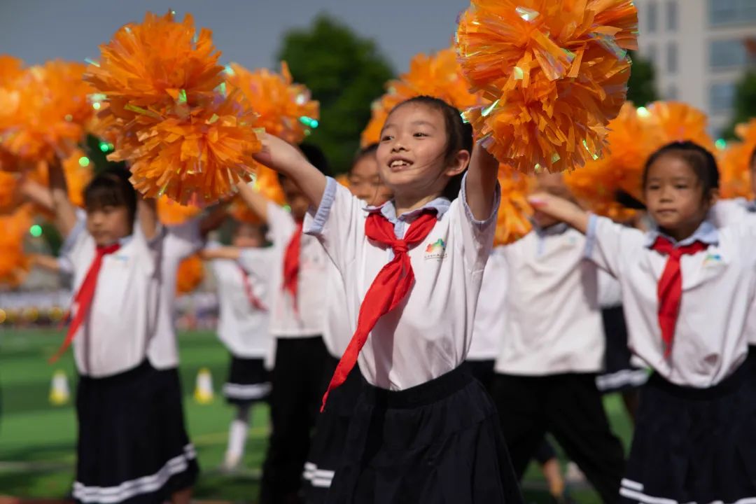 双流区西航港小学首届“星港杯”校园足球联赛开幕式成功举办