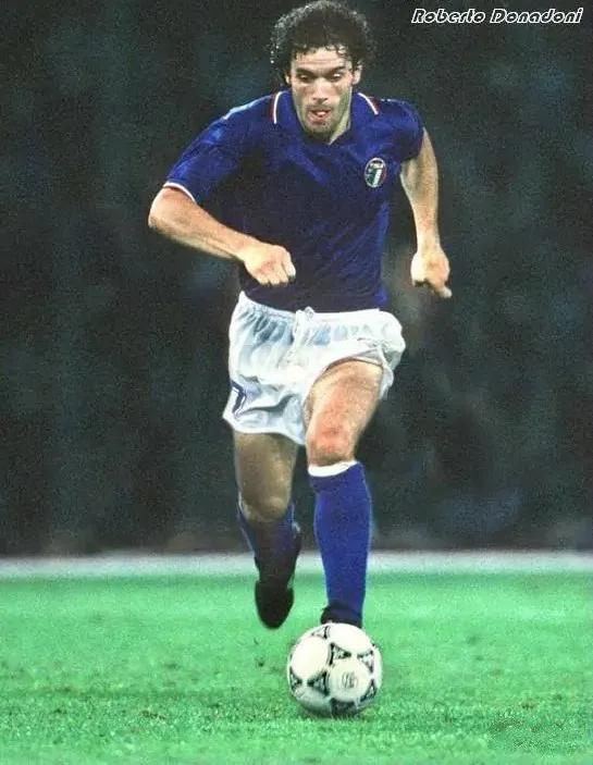 94世界杯参赛队(伟大的蓝色1994——记那届意大利所有的球员)