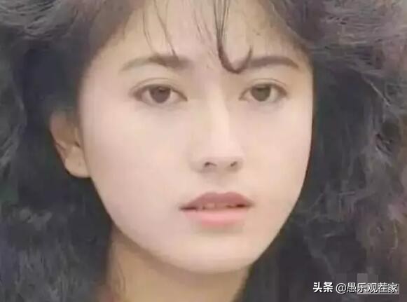 比刘亦菲还美的“仙女姐姐”，追爱半生离婚两次，如今57岁仍单身