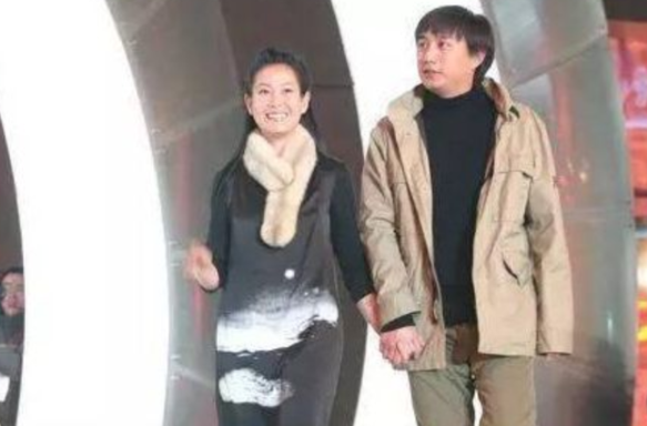 刘若英：和丈夫分房九年，45岁高龄产子，风光背后有泪水